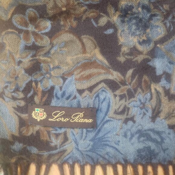 Loro Piana 100% Cashmere scarf-floral- Never worn-NO tags. Brand new never worn